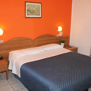 Hotel La Pace, Milano